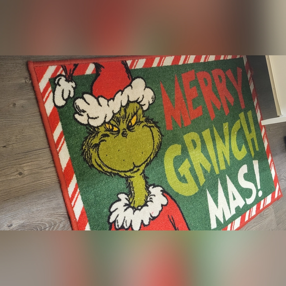 The grinch accent rug